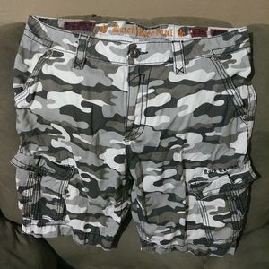 Size 38 Men's Rock Revival camo shorts